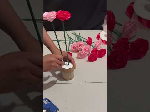 Cómo hacer un ramo de doce rosas eternas #rosaseternas #rosas