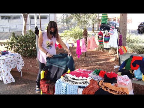 Grupo de Mulheres realiza feira de artesanato em Praça de Santa Gertrudes