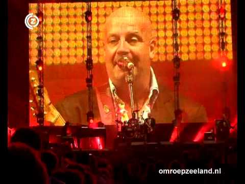 Traditionele afsluiting Concert at Sea 2010 met Bløf