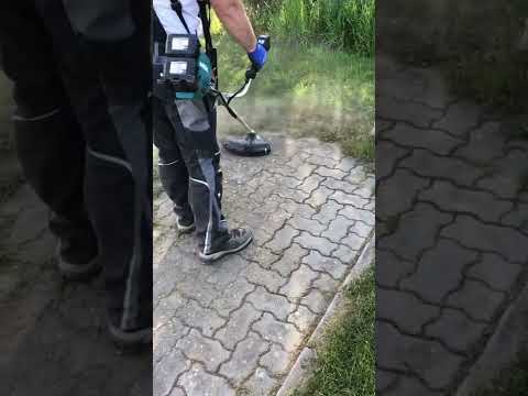 Makita 18V Akku Freischneider mit Wildkrautbürste