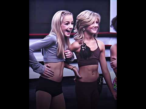 High five SisTa🤜🏼🤪 #dancemoms#shorts#paigehyland#chloelukasiak