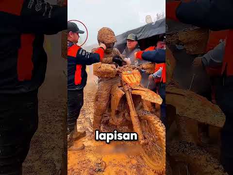 Inilah Kenapa Pembalap Motocros Masih Bisa Melihat Walau Banyak Lumpur