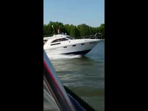 Sealine 360 Fly in Marschfahrt