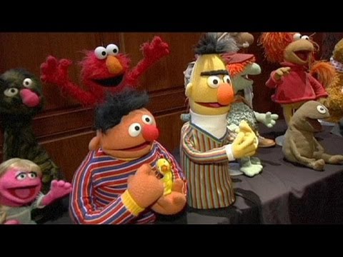 Kermit and Miss Piggy from Muppet Show take their place in history