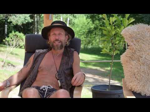 Linas Karalius - sharing about coffee alternative plant Guayusa