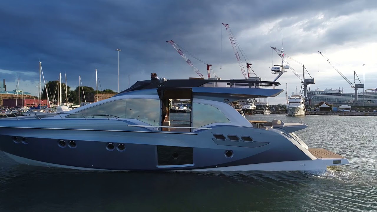 FLY 68 Gullwing serie Flybridge Line