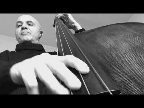 Groovin’ High Bass Line Play Along Backing Track