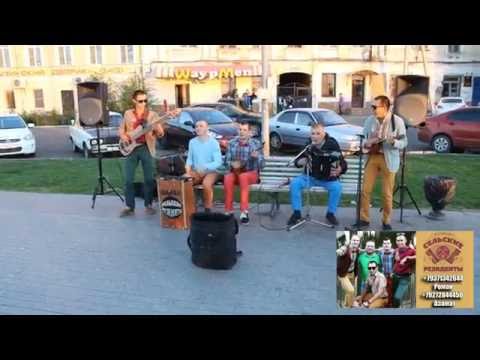 Музыканты играют на набережной СЕЛЬСКИЕ РЕЗИДЕНТЫ Астрахань 18.09.2016