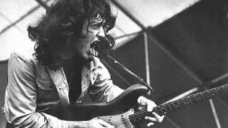 RORY GALLAGHER : NEW YORK 1974 .