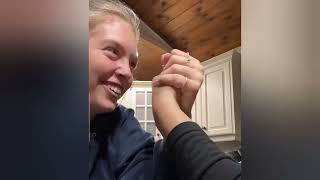 Download lagu Mom vs 2 strong daughter's armwrestling  mp3