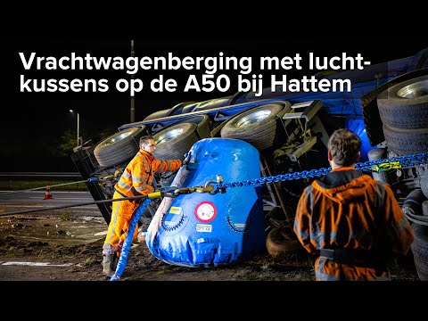 Luchtkussen berging ongeval vrachtwagen geladen met mest A50 bij Hattem - ©StefanVerkerk.nl