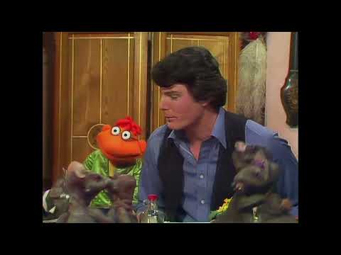 The Muppet Show - 418: Christopher Reeve - Cold Open (1980)