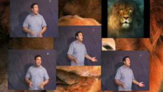 (Acappella) Original sound  -The Lion Sleeps Tonight -  (legenda em inglês e portuguê)