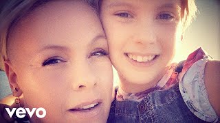 P!nk & Willow Sage Hart - Cover Me In Sunshine video