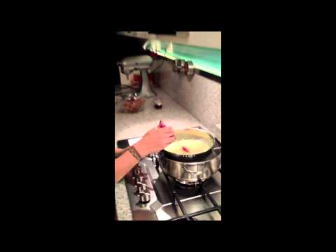 download lagu mp3 mp4 Raspberry Cupcakes With White Chocolate Frosting, download lagu Raspberry Cupcakes With White Chocolate Frosting gratis, unduh video klip Raspberry Cupcakes With White Chocolate Frosting