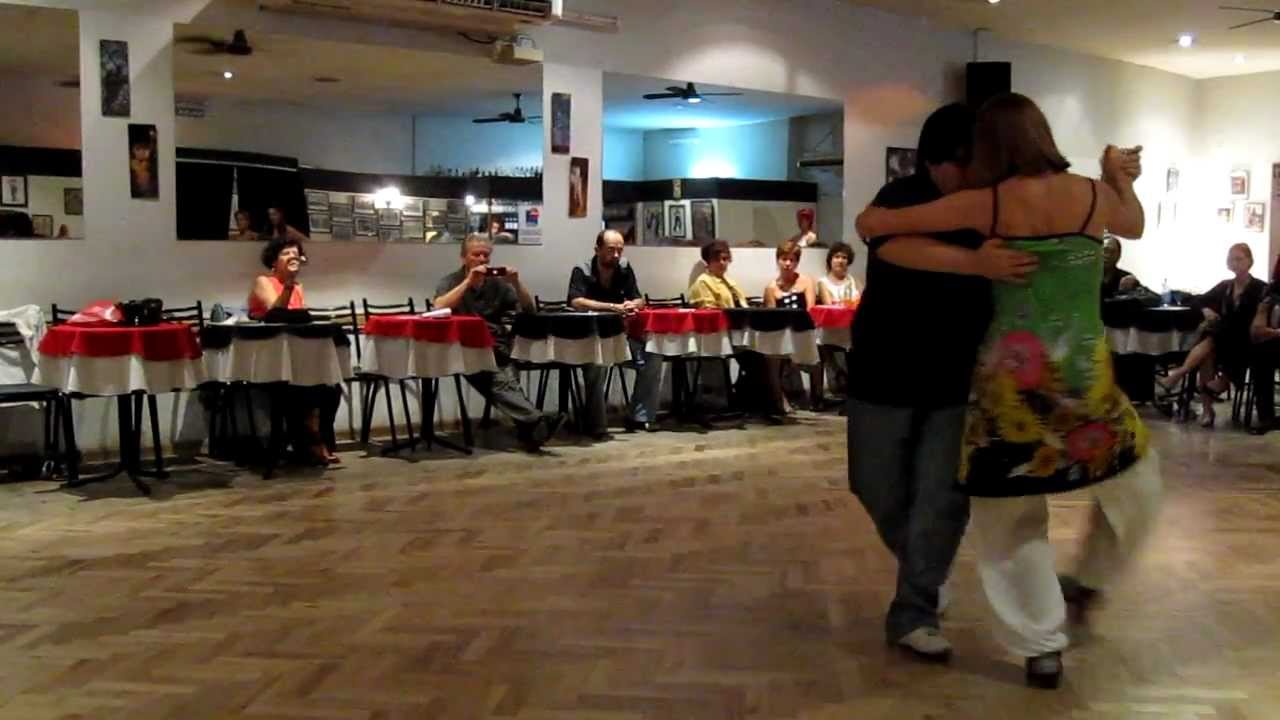 demo salon milonguero Alejandra Mantinan Aoniken