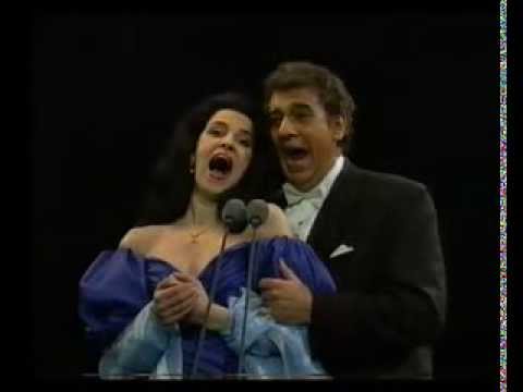 Angela Gheorghiu Placido Domingo   La Traviata   Brindisi   Prague 1994