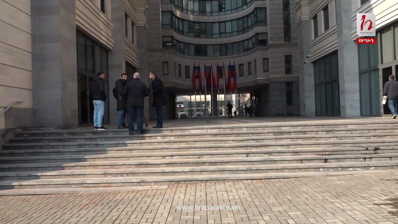 #Ուղիղ․ Բողոքի ակցիա ԿԳՄՍ-ի դիմաց
