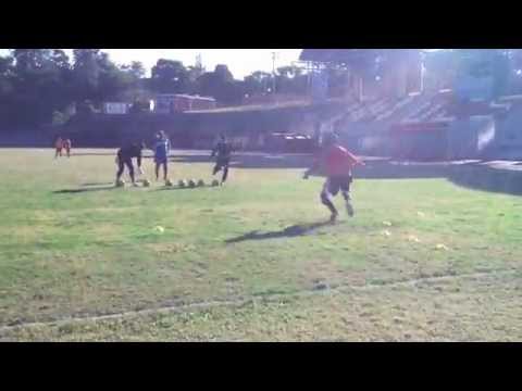 Entreno de Rommel Fuentes con UES