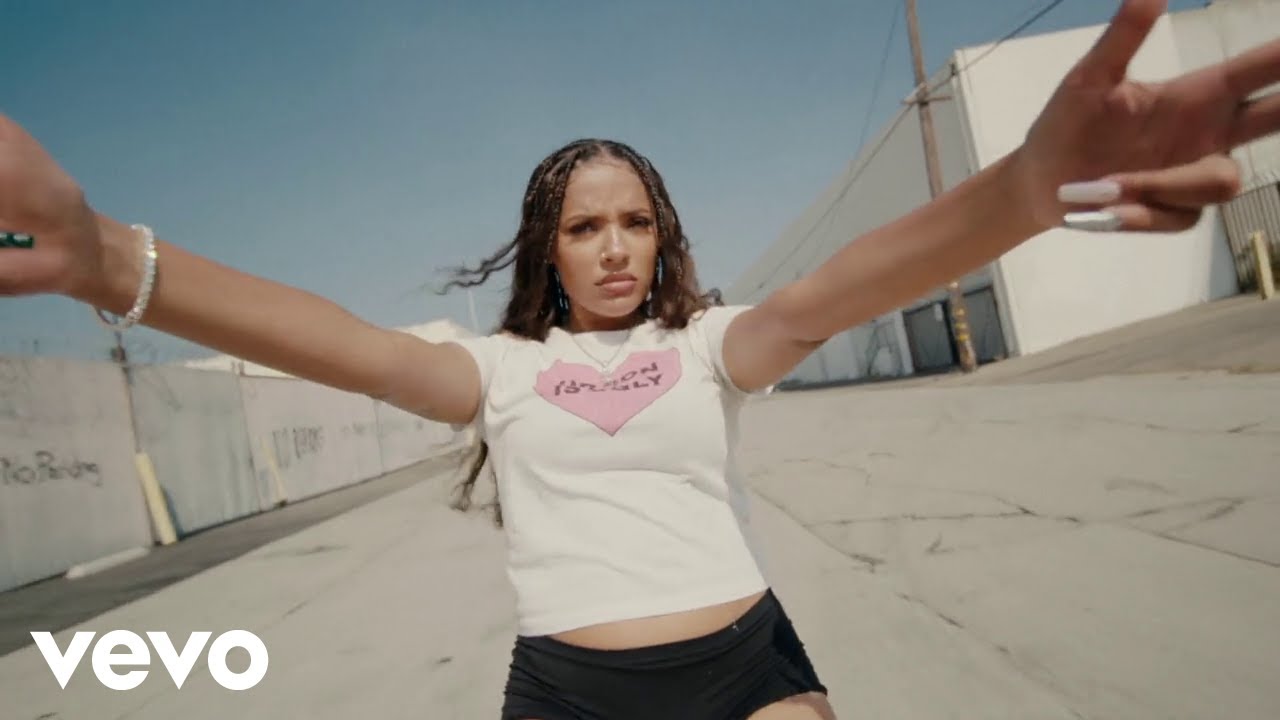 Samara Cyn – “Rolling Stone”