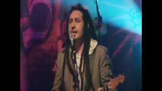 Karamelo Santo - Que No Digan Nunca y Vivo En Una Isla