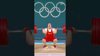 She's got next-level strength and power! #Paris2024! 🥇🇨🇳