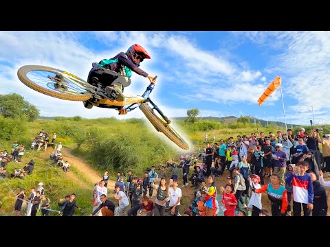 CHINESE WHIP OFF WENT CRAZY