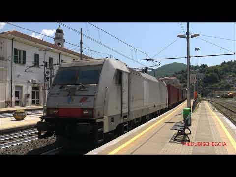 IL SALUTO DELLA E.483 CON MERCI IN TRANSITO A RONCO SCRIVIA. (GE) SAB. 12 - 6 - 2021.