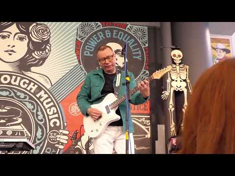 Fred Armisen Covers XTC "Making Plans For Nigel" - Live at Amoeba - 10/01/25