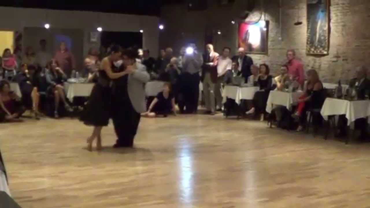 Alejandra Mantiñan y Ahoniken Quiroga Tango "Mandria" Obelisco Tango Domingo (31-08-14)