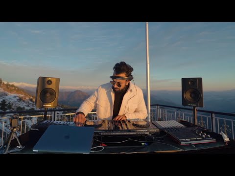 Melodic Techno At The Most Beautiful Sunset | N1RVAAN Live In Narkanda, India |