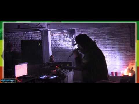 ATOMIC SPLIFF SOUNDSYSTEM ft Selecta Thibo @ hold dub party #4 - pon di sound pt5 \ brussels 28-2-14