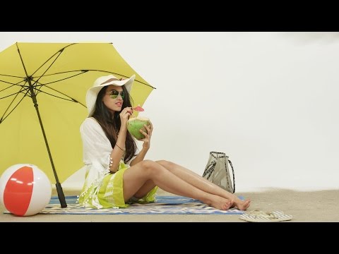 What's In My Beach Bag - Pool Bag/Beach Bag Essentials