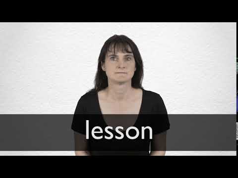 How to pronounce LESSON in British English