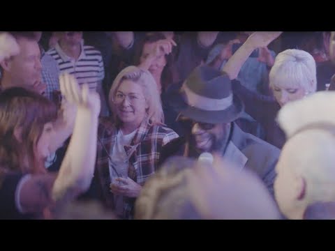 Roy Ellis aka Mr. Symarip: Come On And Dance With Me (live in Prague)