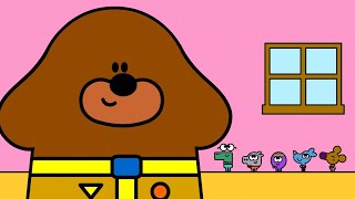 Distintivos do Primeiro Dia | Volta às Aulas com os Escoteiros | Oi, Duggee Português Brasil