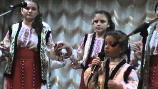 preview picture of video 'Marinela Creciun... Isnovat,Criuleni-spectacol muzical-martie 2013'