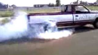preview picture of video 'Chevy burnout'