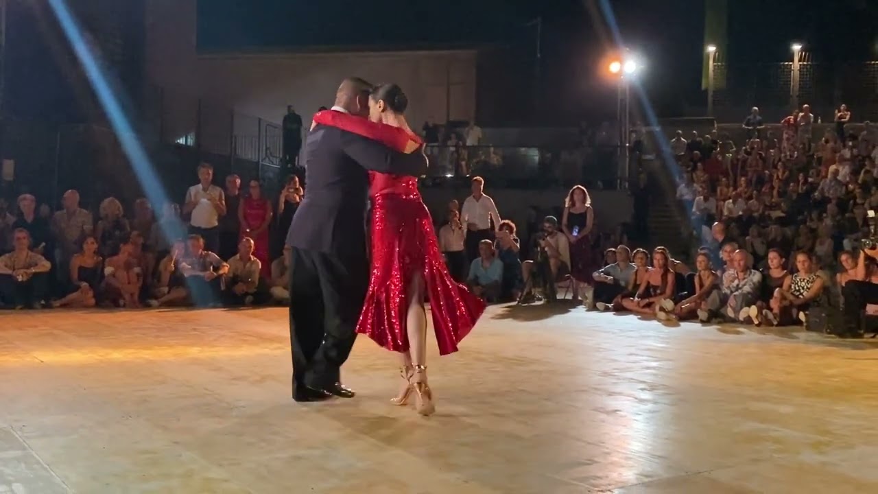 Carlos Estigarribia y Gisela Natoli  -  "Farol"  -  Orquesta Osvaldo Pugliese