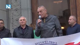 Վաղը ձեր հերթն է գալու, բայց չեք հասցնելու կռվել, ձեզ կմորթեն սթափության եմ կոչում, արթնացե՛ք նիրհից