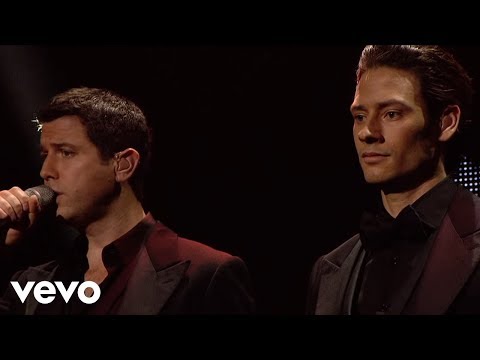 Emocionante: Il Divo apresentando "Con Te Partirò"