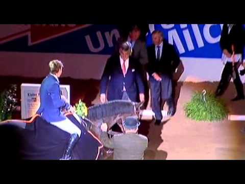 Grosser Preis CSI3* Kiel Prize ceremony with Talina and Douglas Lindelöw