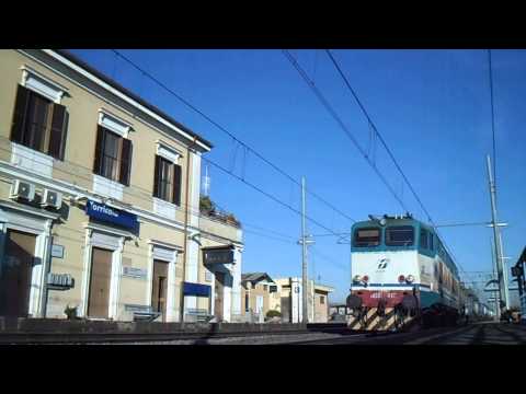 Splendido incrocio fra l' Intercity 510 e il TCS 51077