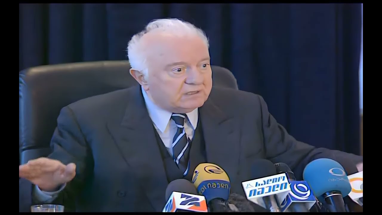 070c / KMARA - ELÉG! / ROZSAS FORRADALOM (Enhanced 4K)