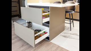 Современная угловая белая кухня с островом Проект 12 фото 8