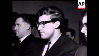 YOUNG EGYPTIAN TRYING TO BURN HIMSELF ALIVE - NO SOUND