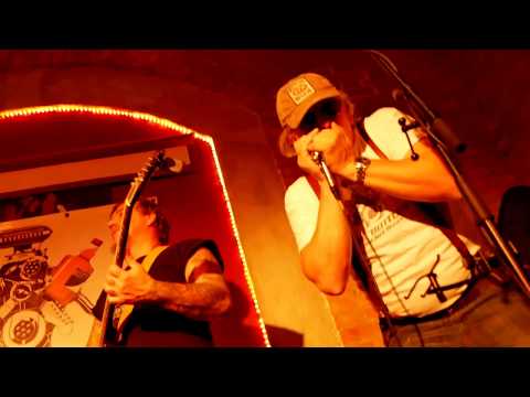 The Bottles - Locomotive Breath