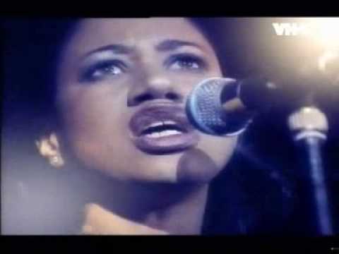 Mike Oldfield & Pepsi DeMacque(Cara Dillon song) - Man in the rain.mp4