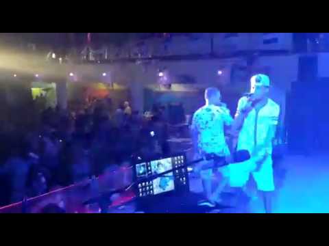 MC NETO E DLL AO VIVO No bloco dos Monstros (club das pás) 2017