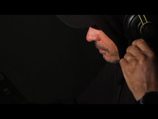 Кладите трубку без разговоров!